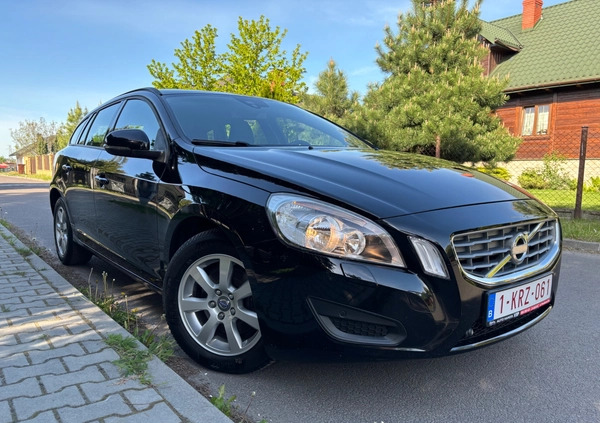 Volvo V60 cena 33900 przebieg: 246000, rok produkcji 2012 z Oborniki Śląskie małe 326